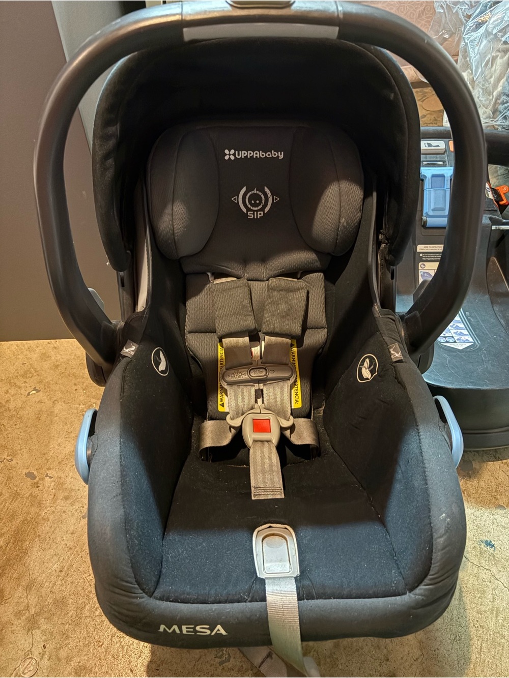UPPAbaby Mesa Infant Car Seat in Black and Base
